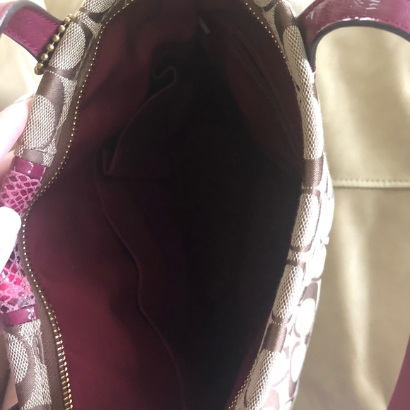Coach purse   Used twice. Great condition - Picture 2 of 4